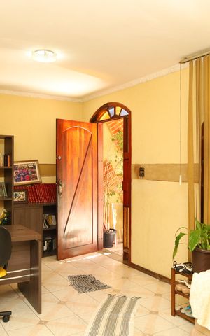 Casa à venda com 320m², 3 quartos e 3 vagasSala 1