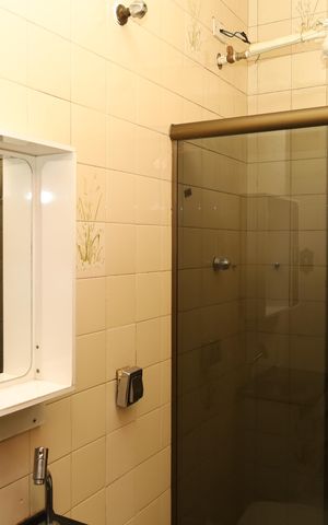Casa à venda com 320m², 3 quartos e 3 vagasBanheiro 2