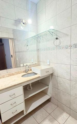 Casa para alugar com 267m², 4 quartos e 6 vagas