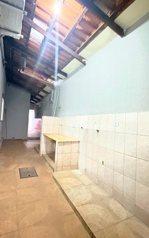 Casa para alugar com 267m², 4 quartos e 6 vagas