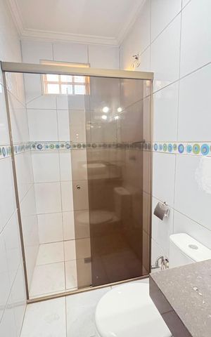 Casa para alugar com 267m², 4 quartos e 6 vagas