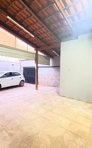 Casa para alugar com 267m², 4 quartos e 6 vagas