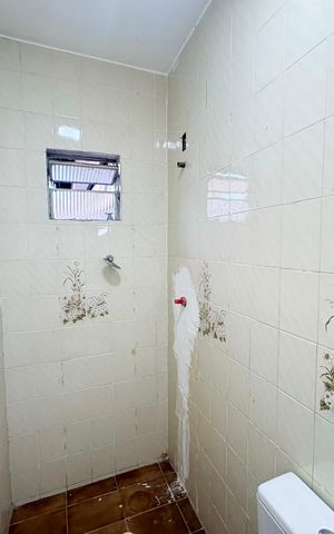 Casa para alugar com 267m², 6 quartos e 5 vagas