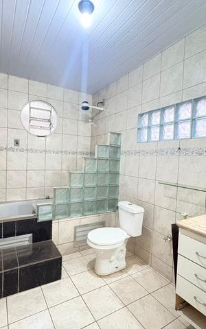 Casa para alugar com 267m², 6 quartos e 5 vagas