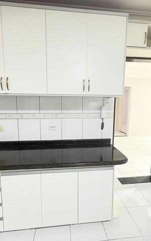 Casa para alugar com 267m², 6 quartos e 5 vagas