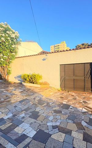 Casa para alugar com 267m², 6 quartos e 5 vagas
