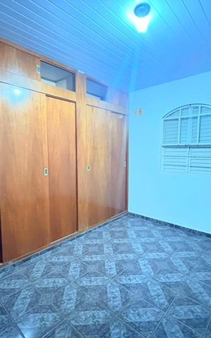 Casa para alugar com 267m², 6 quartos e 5 vagas