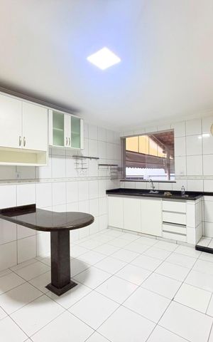 Casa para alugar com 267m², 6 quartos e 5 vagas