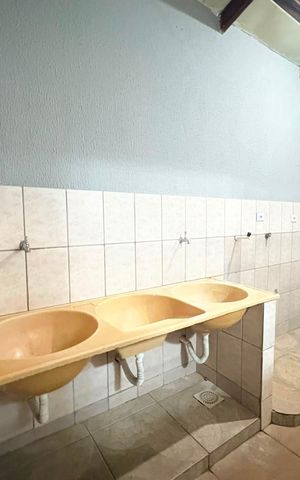Casa para alugar com 267m², 6 quartos e 5 vagas