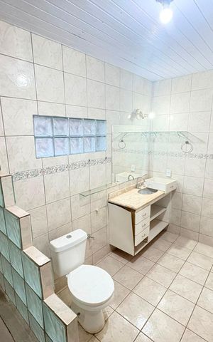 Casa para alugar com 267m², 6 quartos e 5 vagas
