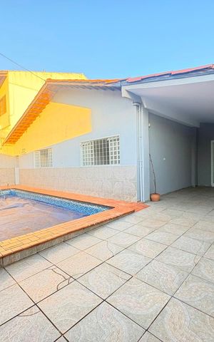 Casa para alugar com 267m², 6 quartos e 5 vagas