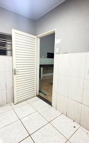 Casa para alugar com 267m², 6 quartos e 5 vagas