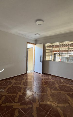 Casa à venda com 125m², 3 quartos e 2 vagas Casa à venda com 125m², 3 quartos e 2 vagasSala