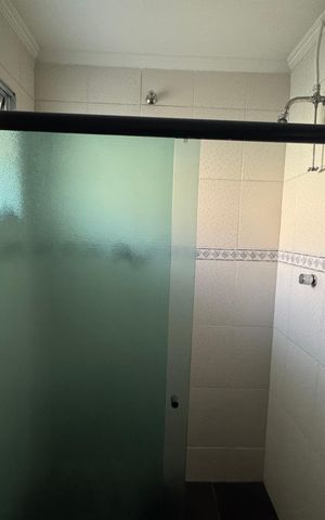 Casa à venda com 125m², 3 quartos e 2 vagas Casa à venda com 125m², 3 quartos e 2 vagasBanheiro 2