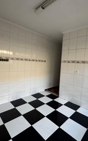 Casa à venda com 125m², 3 quartos e 2 vagas Casa à venda com 125m², 3 quartos e 2 vagasCozinha