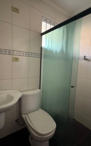 Casa à venda com 125m², 3 quartos e 2 vagas Casa à venda com 125m², 3 quartos e 2 vagasBanheiro 2