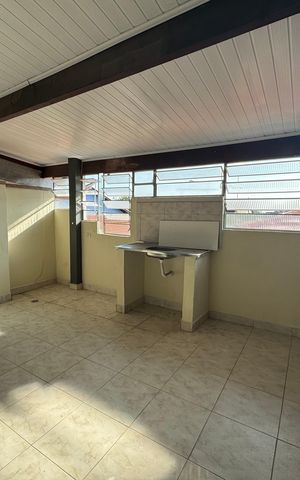 Casa à venda com 125m², 3 quartos e 2 vagas Casa à venda com 125m², 3 quartos e 2 vagasVaranda gourmet