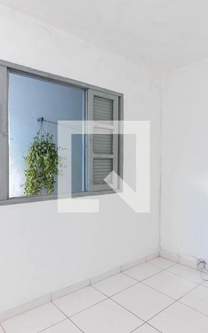 Casa para alugar com 40m², 1 quarto e sem vaga Casa para alugar com 40m², 1 quarto e sem vagaSala/Quarto