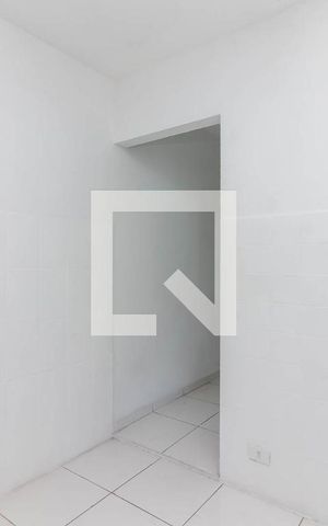 Casa para alugar com 40m², 1 quarto e sem vaga Casa para alugar com 40m², 1 quarto e sem vagaSala/Quarto