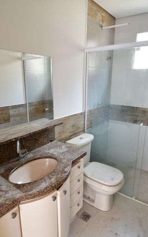 Casa à venda com 200m², 4 quartos e 2 vagasBanheiro social