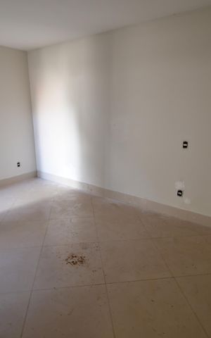 Casa à venda com 200m², 4 quartos e 2 vagasSuíte