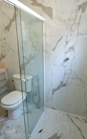 Casa à venda com 200m², 4 quartos e 2 vagasBanheiro Suíte