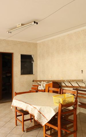 Casa para alugar com 420m², 4 quartos e 5 vagasÁrea da churrasqueira