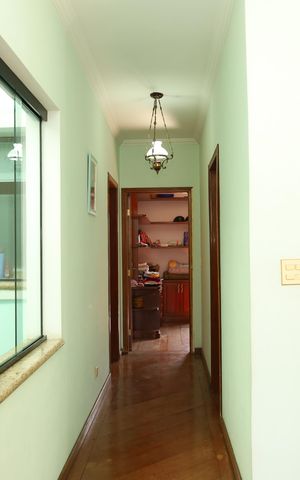 Casa para alugar com 420m², 4 quartos e 5 vagasÁrea entre quartos