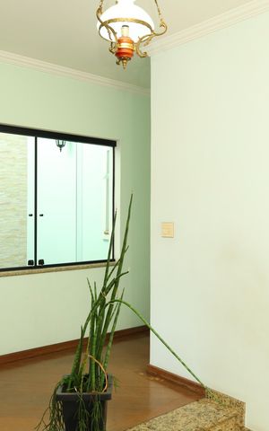 Casa para alugar com 420m², 4 quartos e 5 vagasÁrea entre quartos