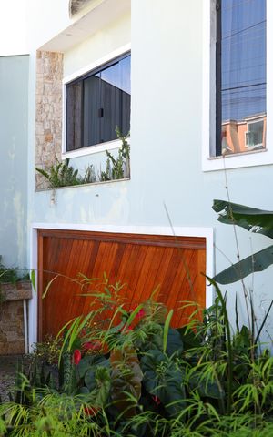 Casa para alugar com 420m², 4 quartos e 5 vagasJardim frontal