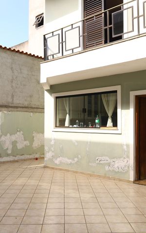 Casa para alugar com 420m², 4 quartos e 5 vagasQuintal
