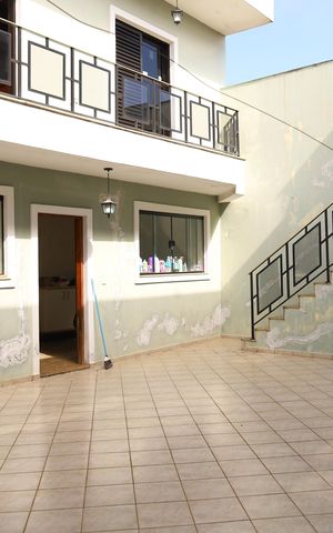 Casa para alugar com 420m², 4 quartos e 5 vagasQuintal
