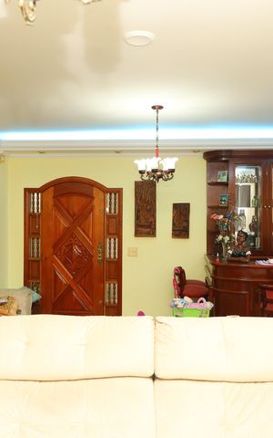 Casa para alugar com 420m², 4 quartos e 5 vagasSala