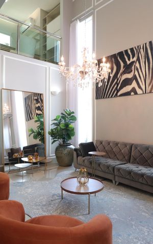 Casa de condomínio para alugar com 350m², 3 quartos e 5 vagasSala