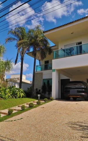 Casa de condomínio para alugar com 350m², 3 quartos e 5 vagasFachada