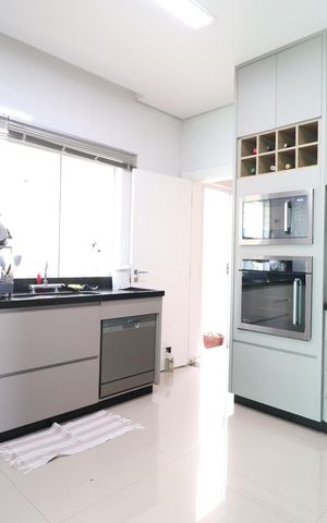 Casa de condomínio para alugar com 350m², 3 quartos e 5 vagasCozinha