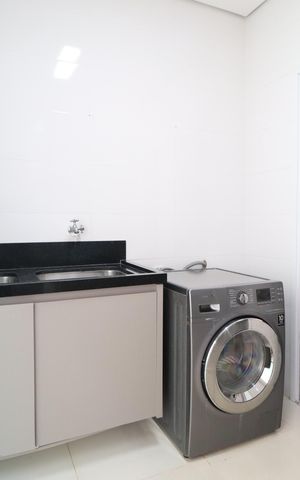 Casa de condomínio para alugar com 350m², 3 quartos e 5 vagasÁrea de Serviço