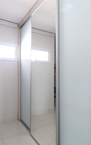 Casa de condomínio para alugar com 350m², 3 quartos e 5 vagasQuarto 1 - Suíte