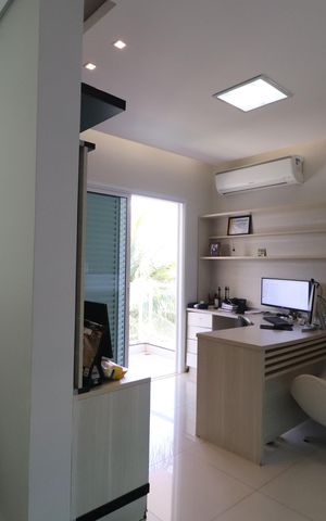Casa de condomínio para alugar com 350m², 3 quartos e 5 vagasEscritório