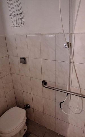 Casa à venda com 100m², 2 quartos e 2 vagas Casa à venda com 100m², 2 quartos e 2 vagasBanheiro