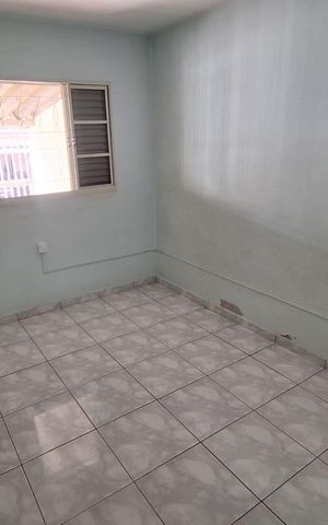 Casa à venda com 100m², 2 quartos e 2 vagas Casa à venda com 100m², 2 quartos e 2 vagasQuarto