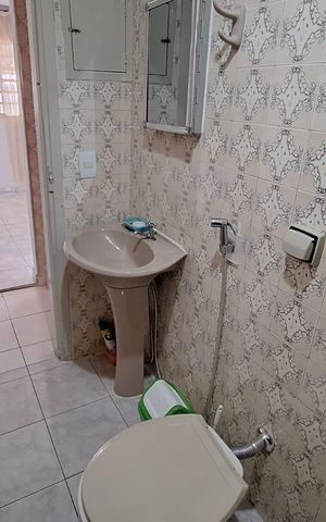 Casa à venda com 100m², 2 quartos e 2 vagas Casa à venda com 100m², 2 quartos e 2 vagasBanheiro