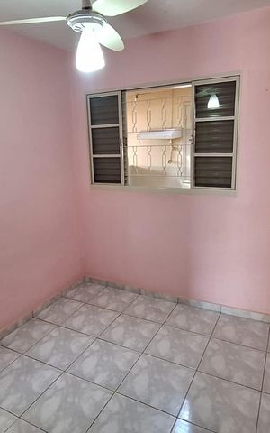 Casa à venda com 100m², 2 quartos e 2 vagas Casa à venda com 100m², 2 quartos e 2 vagasQuarto