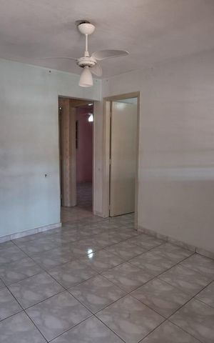 Casa à venda com 100m², 2 quartos e 2 vagas Casa à venda com 100m², 2 quartos e 2 vagasSala