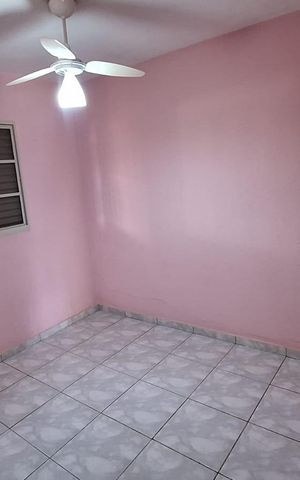 Casa à venda com 100m², 2 quartos e 2 vagas Casa à venda com 100m², 2 quartos e 2 vagasQuarto