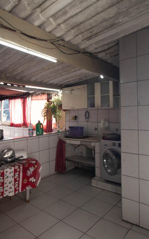Casa à venda com 150m², 2 quartos e 3 vagas Casa à venda com 150m², 2 quartos e 3 vagasÁrea de Serviço