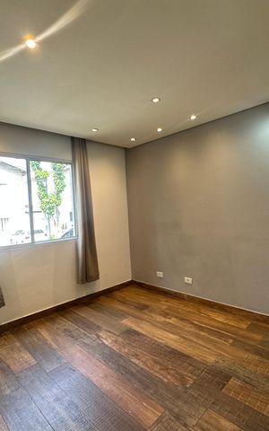 Casa de condomínio à venda com 128m², 2 quartos e 2 vagasSala