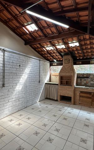 Casa de condomínio à venda com 128m², 2 quartos e 2 vagasChurrasqueira