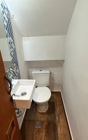 Casa de condomínio à venda com 128m², 2 quartos e 2 vagasLavabo