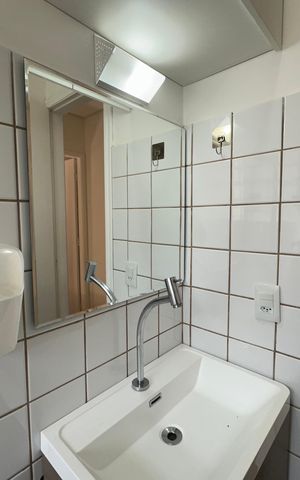 Casa de condomínio à venda com 128m², 2 quartos e 2 vagasBanheiro